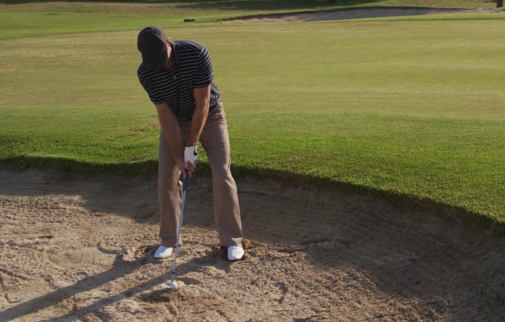 How does getting a birdie affect a golfer's overall score?