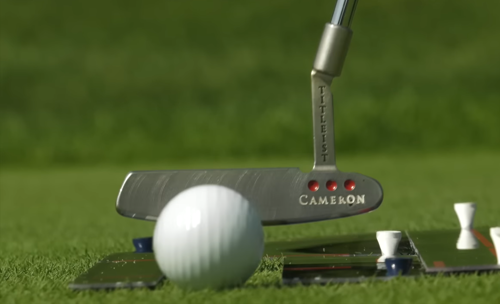 How Does Putting Work On Golf Simulator? [Ultimate Guide]